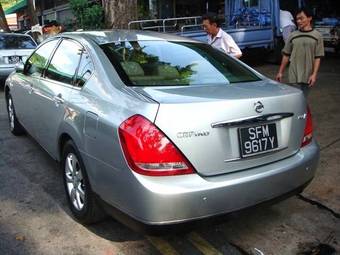 2004 Nissan Teana Photos