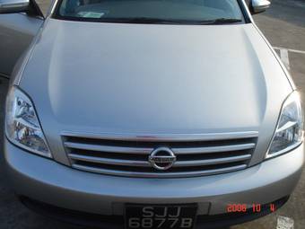 2004 Nissan Teana Pictures