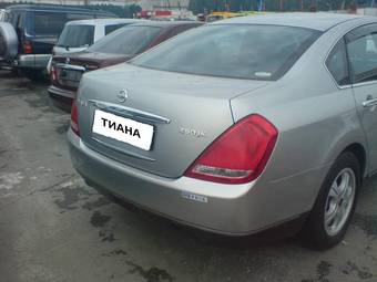 2004 Nissan Teana Pictures