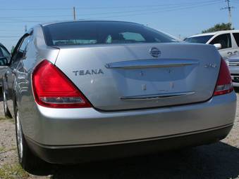 2004 Nissan Teana Photos