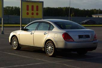 2004 Nissan Teana Photos