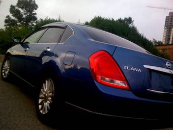 2004 Nissan Teana Photos