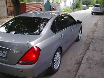 2004 Nissan Teana Photos