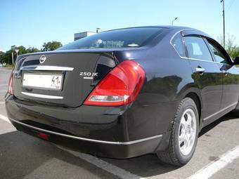 2004 Nissan Teana Photos