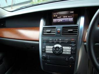 2004 Nissan Teana Photos