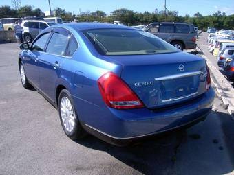 2004 Nissan Teana Photos