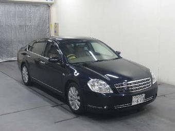 2004 Nissan Teana Pictures