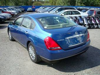 2004 Nissan Teana Photos