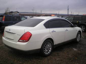 2004 Nissan Teana Pictures