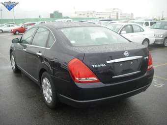 2005 Nissan Teana Pictures