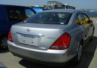 2005 Nissan Teana Photos