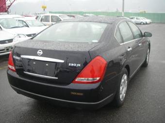 2005 Nissan Teana Photos