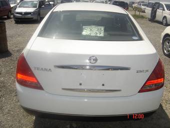 2005 Nissan Teana Photos