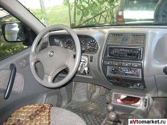 1994 Nissan Terrano Photos