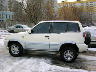 1995 Nissan Terrano Pictures