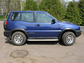 1996 Nissan Terrano Pictures