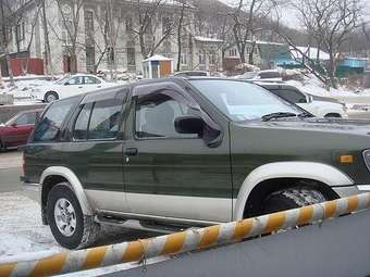 1996 Nissan Terrano Images