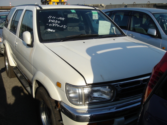 1998 Nissan Terrano Photos