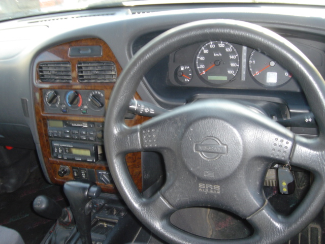 1998 Nissan Terrano Pictures
