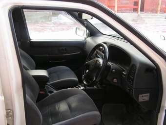 1998 Nissan Terrano Pictures