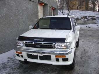 1998 Nissan Terrano Pictures
