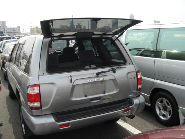 1999 Nissan Terrano Pictures