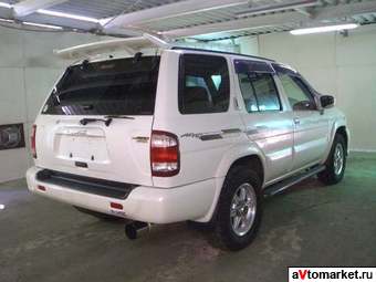 1999 Nissan Terrano Pictures