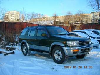 1999 Nissan Terrano Pictures