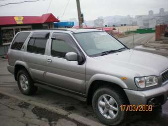 1999 Nissan Terrano Pictures