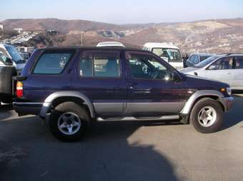 1999 Nissan Terrano Photos