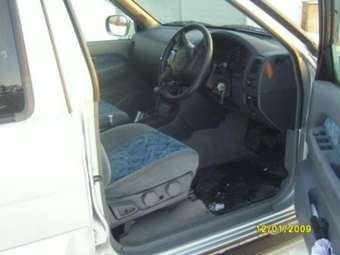 1999 Nissan Terrano Pictures