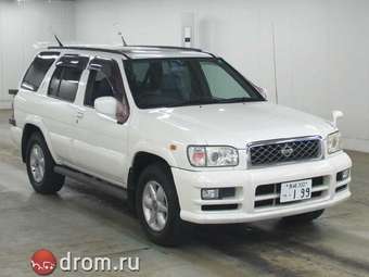 1999 Nissan Terrano Pics