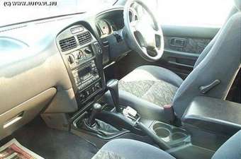 1999 Nissan Terrano Photos