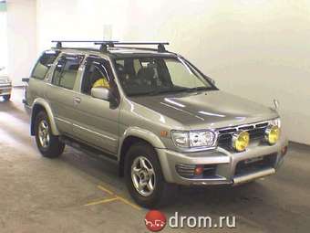 1999 Nissan Terrano Pictures