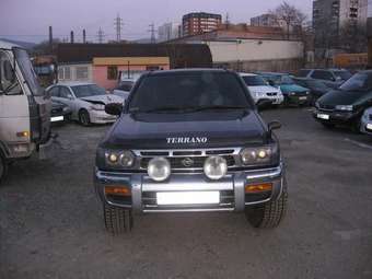 1999 Nissan Terrano Pictures