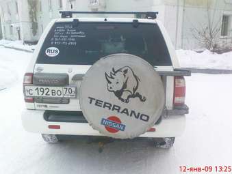 1999 Nissan Terrano Images