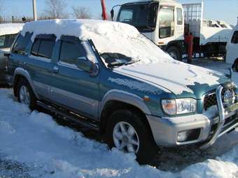 1999 Nissan Terrano Pictures