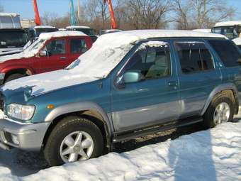1999 Nissan Terrano Photos