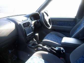 1999 Nissan Terrano Pictures