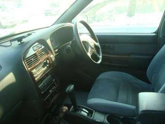 1999 Nissan Terrano Pictures