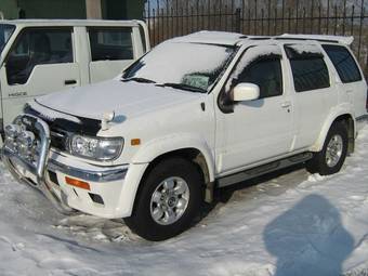 1999 Nissan Terrano Photos