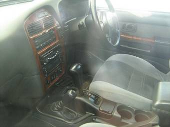 1999 Nissan Terrano Pictures