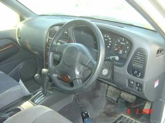 1999 Nissan Terrano Pics