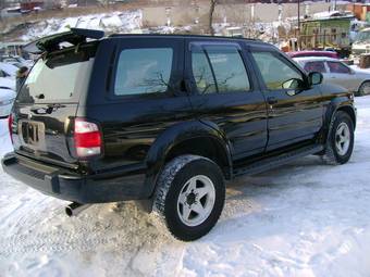 1999 Nissan Terrano Pictures