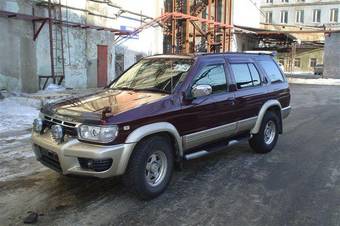 1999 Nissan Terrano Pictures