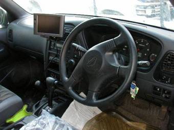 1999 Nissan Terrano Pictures