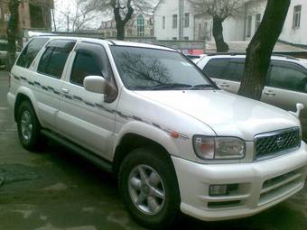 1999 Nissan Terrano Photos