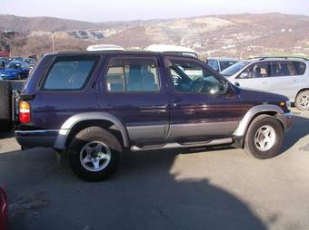 1999 Nissan Terrano Pictures