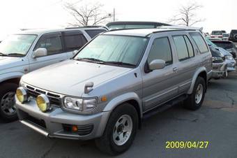 1999 Nissan Terrano Photos