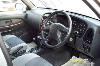 1999 Nissan Terrano Photos